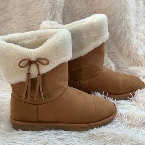 Arizona brown boots (girls) Size 2